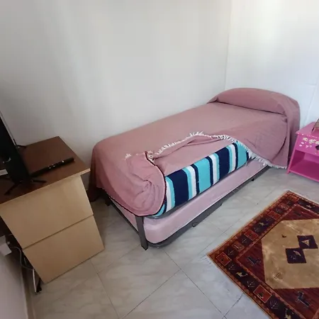 Tranquila Con Acceso A Barbacoa Y Piscina Alloggio in famiglia *